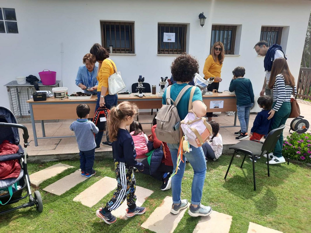 Μαθαίνω παίζοντας πώς να μην σπαταλώ τα τρόφιμα – Περιβαλλοντικό πανηγύρι για τη μείωση της σπατάλης τροφίμων που διοργανώθηκε στις 22 Απριλίου 2023 από τη Μονάδα Εκπαίδευσης για το Περιβάλλον και την Αειφόρο Ανάπτυξη στο Κέντρο Περιβαλλοντικής Εκπαίδευσης Αθαλάσσας