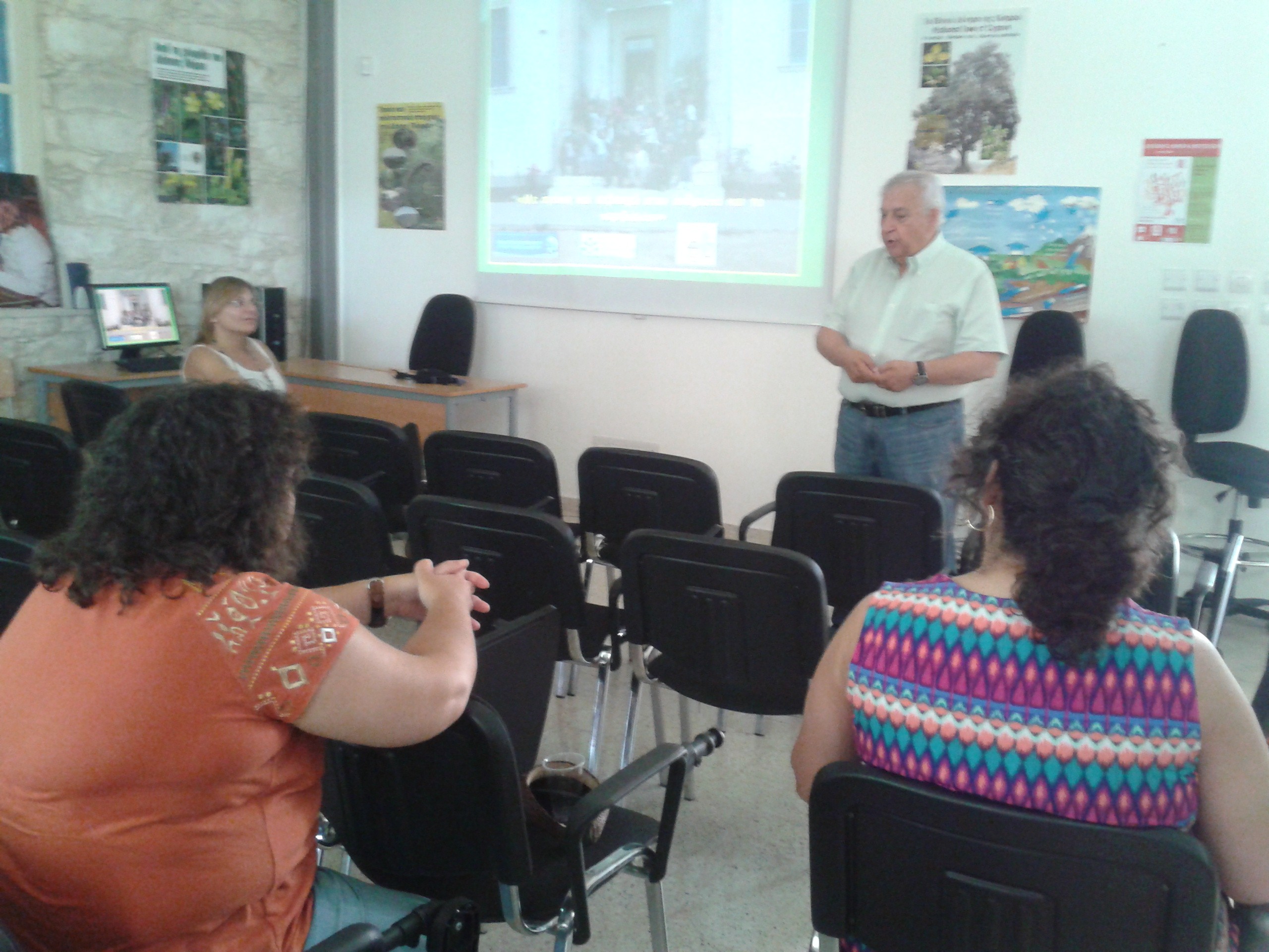Εκπαιδευτική συνάντηση στο ΚΠΕ Σαλαμιούς με Ομογενείς εκπαιδευτικούς της Αμερικής 