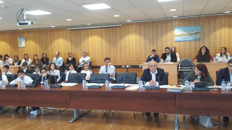 Τα παιδιά παίρνουν το λόγο και συζητούν στη Βουλή για τις κλιματικές αλλαγές