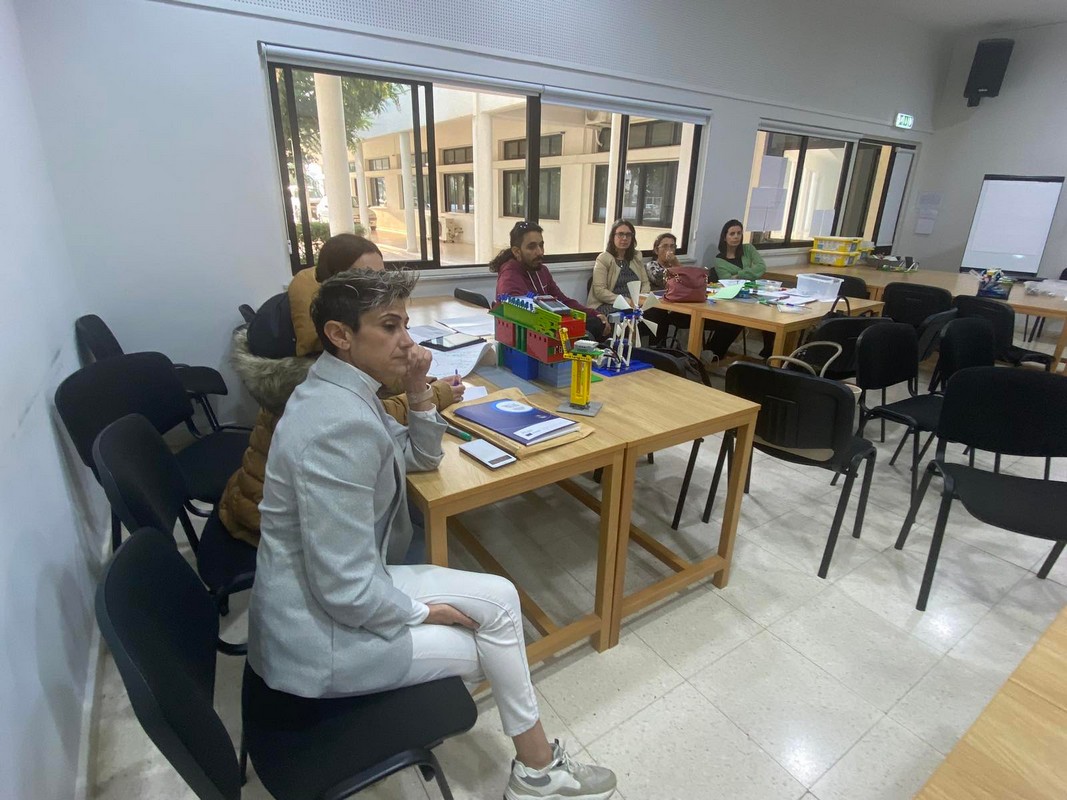 Μετασχηματίζοντας το σχολείο μας σε αειφόρο σχολείο: Δίνοντας έμφαση στο «Ε» και το «Τ» , 1ο  Παγκύπριο Συνέδριο Scientix